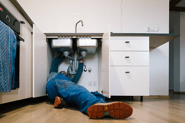 Professional Plumbing technician working in New Holland, OH